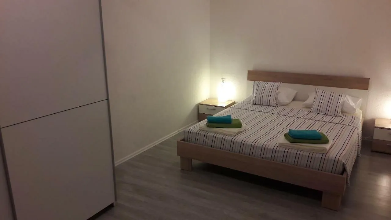 Apartman Marco Premantura 0*,